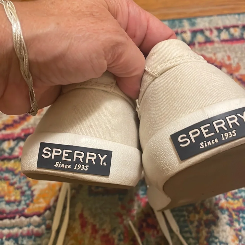 Men’s Sperry Top-Siders in White. Size 7